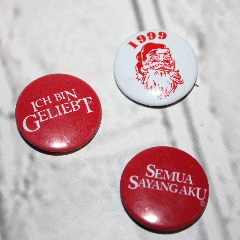 🎯 Red & White Retro Vintage Button Pins · Set of 3 · 1"